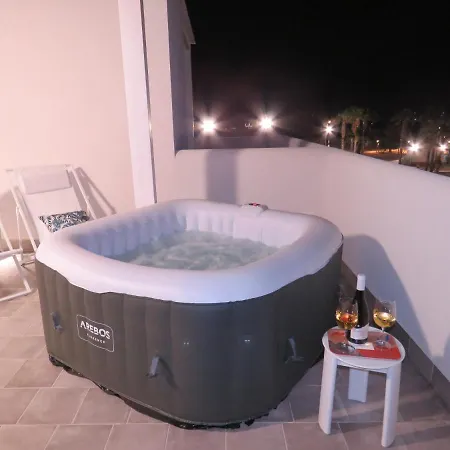 Al Manara - Fronte Mare Apartment *